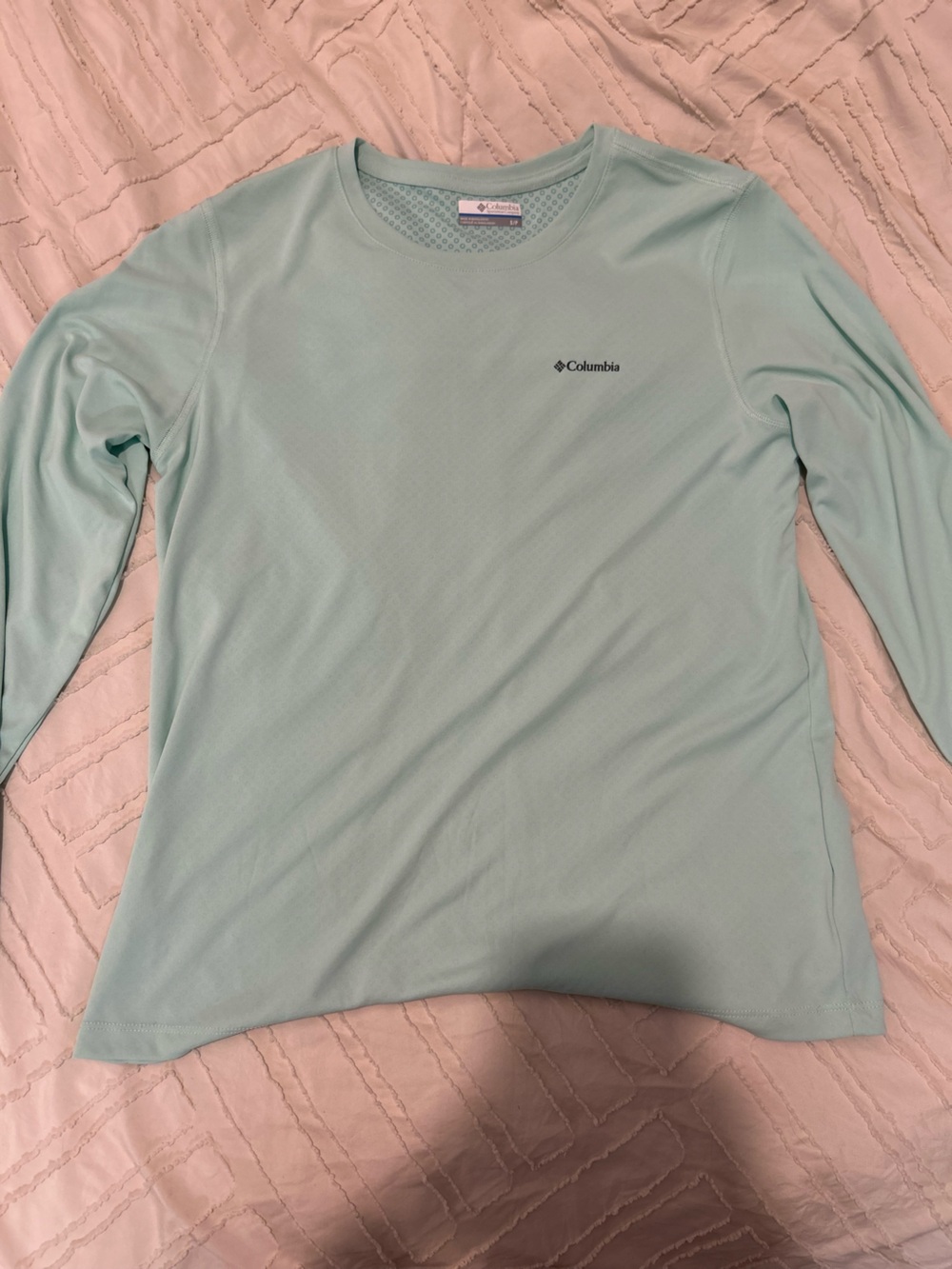 Columbia Men's Long-Sleeve Performance Tee in Mint Green
